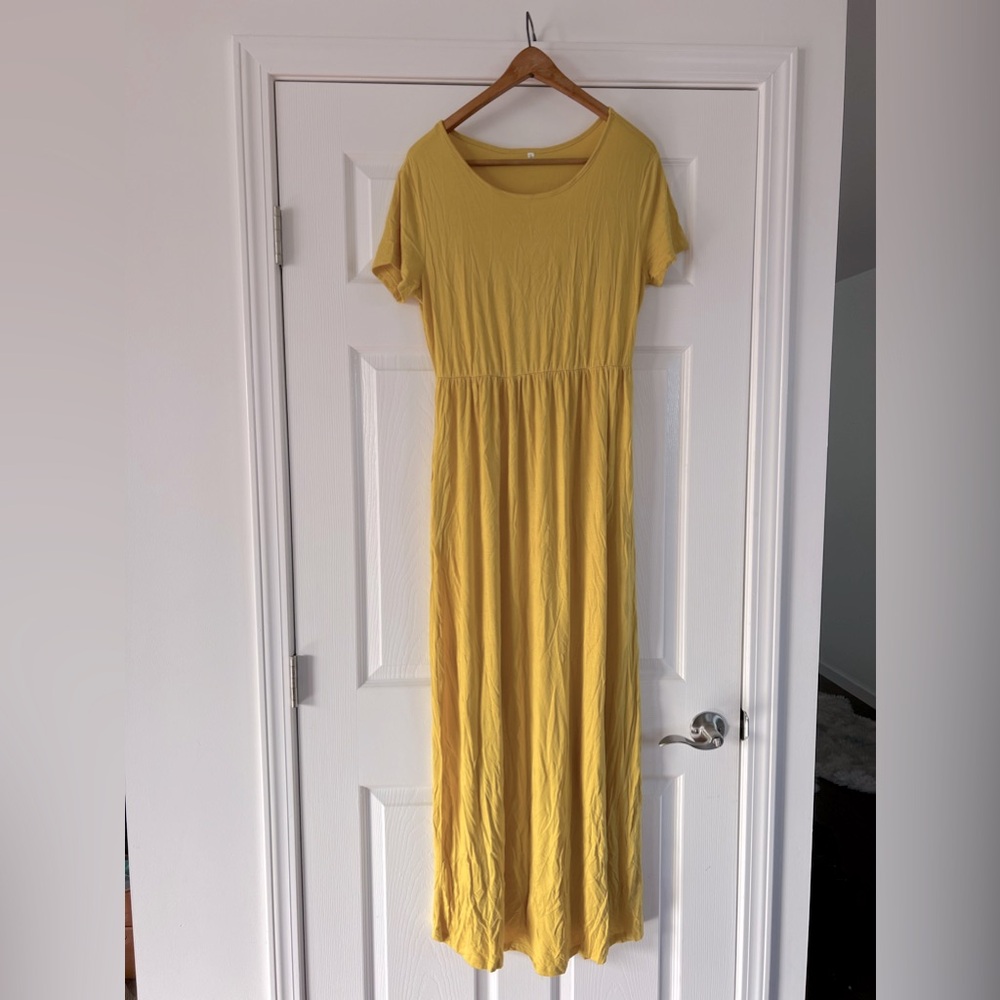 Maxi yellow dress